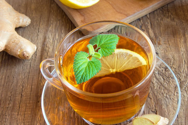 Benefits of lemon tea: Why include lemon tea in your routine